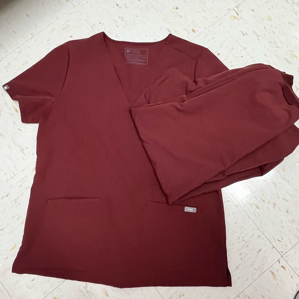 COPY - Women Figs Scrub set